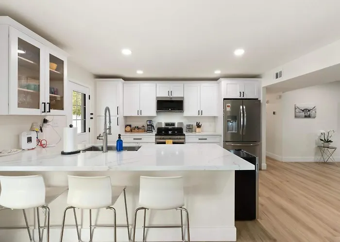 Holiday home 3bd Pool Hot Tub Garage Full Kitchen Asu *