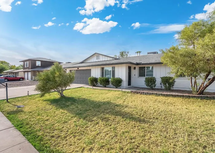 Holiday home 3bd Pool Hot Tub Garage Full Kitchen Asu *